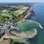 La Cle Des Champs Maison Plain Pied Lumineuse Bien Equipee, Sejour Spacieux, Belle Terrasse Amenagee, Garage, Grand Jardin Clos, Parking, Pres De Bayeux Et Omaha Beach, Chiens Bienvenus Tour-en-Bessin