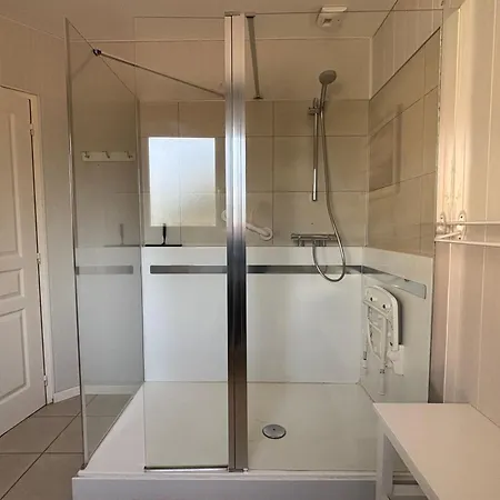 Holiday home La Cle Des Champs Maison Plain Pied Spacieuse Lumineuse Bien Equipee, 3 Spacieuse, Belle Terrasse Amenagee, Garage, Grand Jardin Clos, Parking, Pres De Bayeux Et Omaha Beach, Chiens Bienvenus *