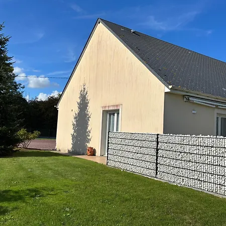 La Cle Des Champs Maison Plain Pied Lumineuse Bien Equipee, Sejour Spacieux, Belle Terrasse Amenagee, Garage, Grand Jardin Clos, Parking, Pres De Bayeux Et Omaha Beach, Chiens Bienvenus 別荘 Tour-en-Bessin