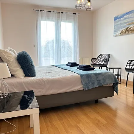 Holiday home La Cle Des Champs Maison Plain Pied Spacieuse Lumineuse Bien Equipee, 3 Spacieuse, Belle Terrasse Amenagee, Garage, Grand Jardin Clos, Parking, Pres De Bayeux Et Omaha Beach, Chiens Bienvenus