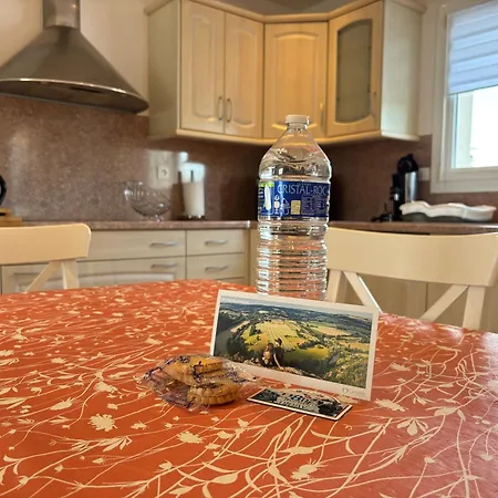 Holiday home La Cle Des Champs Maison Plain Pied Spacieuse Lumineuse Bien Equipee, 3 Spacieuse, Belle Terrasse Amenagee, Garage, Grand Jardin Clos, Parking, Pres De Bayeux Et Omaha Beach, Chiens Bienvenus Tour-en-Bessin