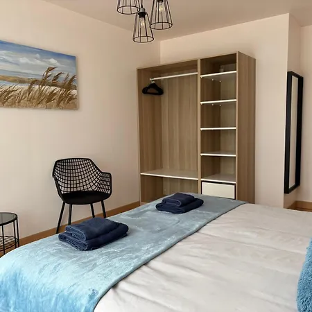 La Clé Des Champs Maison Plain Pied Spacieuse Lumineuse Bien équipée, 3 Spacieuse, Belle Terrasse Aménagée, Garage, Grand Jardin Clos, Parking, Près De Bayeux Et Omaha Beach, Chiens Bienvenus Tour-en-Bessin