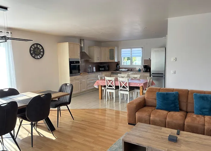 La Cle Des Champs Maison Plain Pied Lumineuse Bien Equipee, Sejour Spacieux, Belle Terrasse Amenagee, Garage, Grand Jardin Clos, Parking, Pres De Bayeux Et Omaha Beach, Chiens Bienvenus