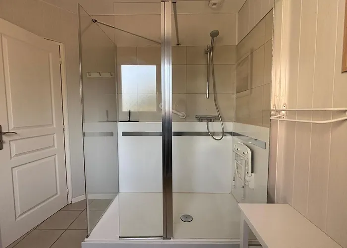 Holiday home La Cle Des Champs Maison Plain Pied Lumineuse Bien Equipee, Sejour Spacieux, Belle Terrasse Amenagee, Garage, Grand Jardin Clos, Parking, Pres De Bayeux Et Omaha Beach, Chiens Bienvenus *