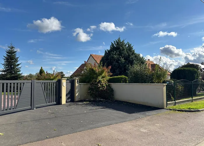 La Clé Des Champs Maison Plain Pied Spacieuse Lumineuse Bien équipée, 3 Spacieuse, Belle Terrasse Aménagée, Garage, Grand Jardin Clos, Parking, Près De Bayeux Et Omaha Beach, Chiens Bienvenus