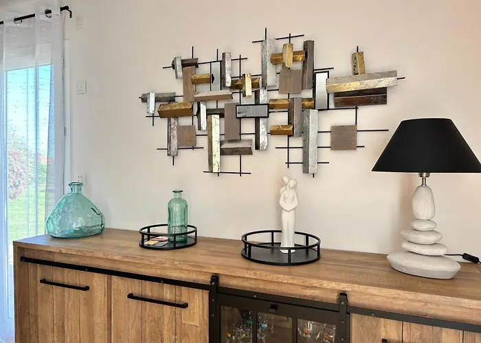 La Cle Des Champs Maison Plain Pied Lumineuse Bien Equipee, Sejour Spacieux, Belle Terrasse Amenagee, Garage, Grand Jardin Clos, Parking, Pres De Bayeux Et Omaha Beach, Chiens Bienvenus * Tour-en-Bessin