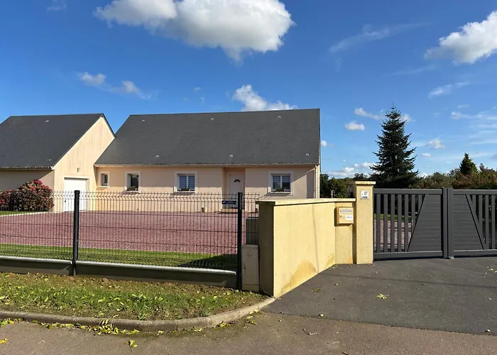 Holiday home La Cle Des Champs Maison Plain Pied Lumineuse Bien Equipee, Sejour Spacieux, Belle Terrasse Amenagee, Garage, Grand Jardin Clos, Parking, Pres De Bayeux Et Omaha Beach, Chiens Bienvenus