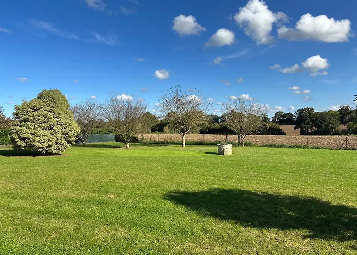 La Cle Des Champs Maison Plain Pied Lumineuse Bien Equipee, Sejour Spacieux, Belle Terrasse Amenagee, Garage, Grand Jardin Clos, Parking, Pres De Bayeux Et Omaha Beach, Chiens Bienvenus Tour-en-Bessin